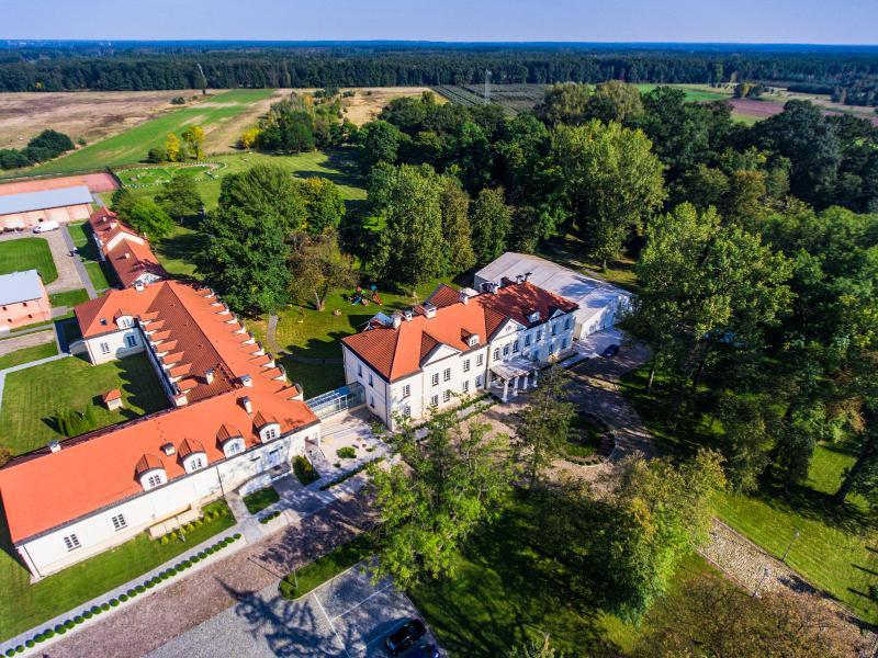 Hotel Sobienie Królewskie Sobienie Szlacheckie Exterior foto